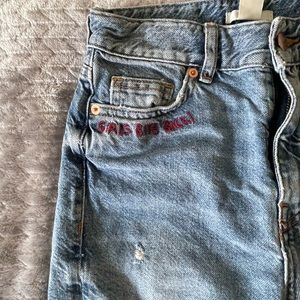 Detailed H&M high waisted mom jeans